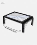 Grande loupe sur pied pour une lecture confortable
