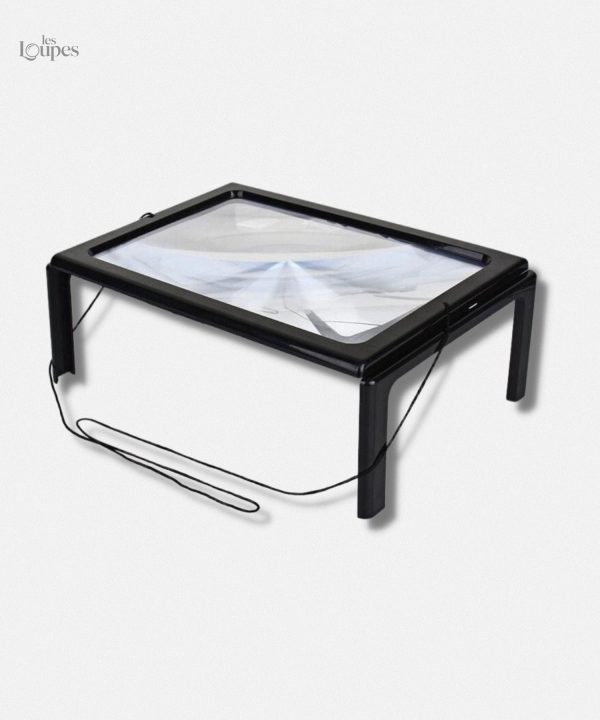 grande-loupe-sur-pied-1 Grande loupe sur pied pour une lecture confortable