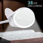 Lampe à loupe sur pied, idéale pour les activités minutieuses