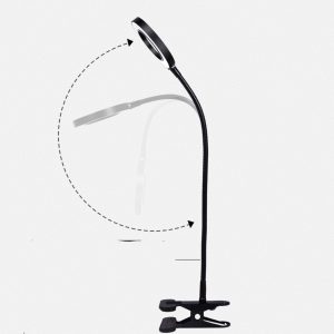 Lampe loupe, outil essentiel pour les passionnés de broderie