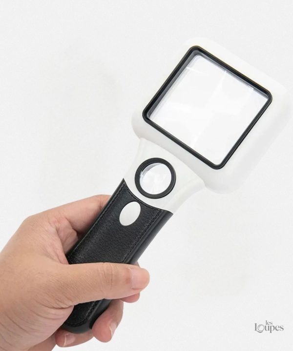 Outil d'agrandissement portable avec éclairage intégré