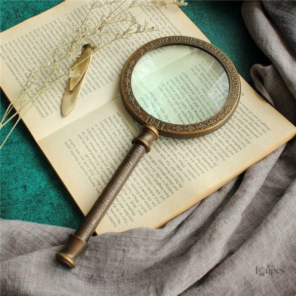 Loupe de poche vintage, objet de curiosité