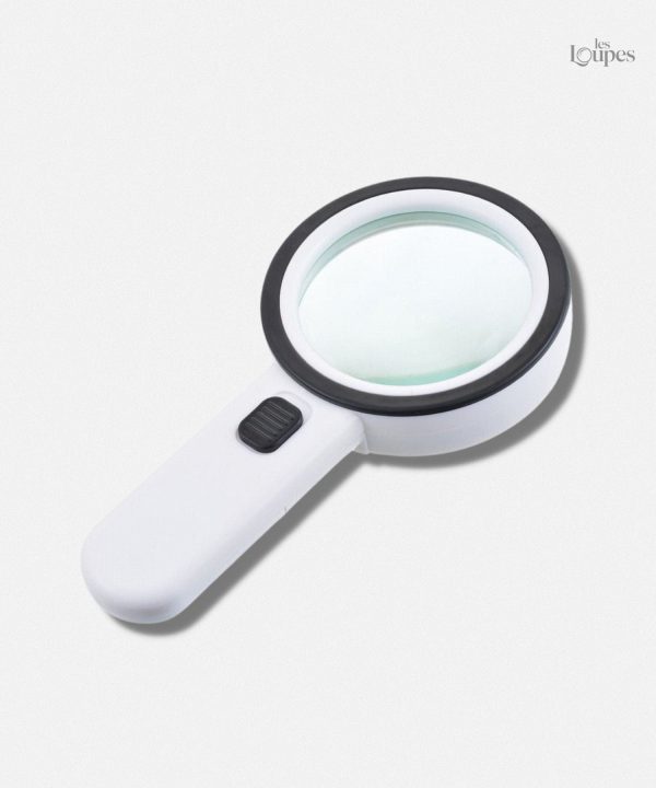 loupe-avec-led-1 Loupe de poche avec LED, idéale pour la lecture rapprochée