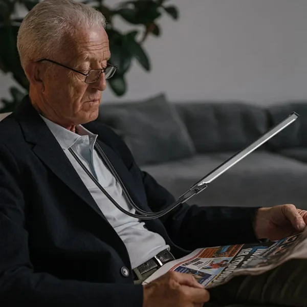 Loupe de lecture avec éclairage LED pour seniors