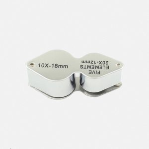 Loupe 10x pour examiner les détails des bijoux en profondeur