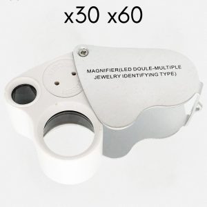 Loupe de botaniste pour l'observation des détails naturels