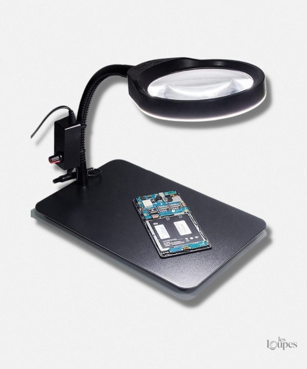 loupe-de-lecture-avec-led-1 Loupe de lecture avec éclairage LED pour une lecture facile
