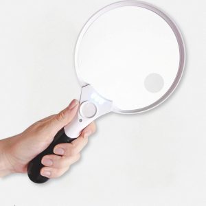 Loupe de lecture LED pour un éclairage optimal