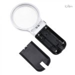 Vision agrandie avec cette loupe de lecture x5 compacte