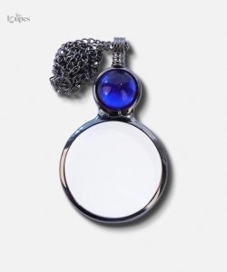 Loupe en pendentif, pratique et compacte pour les détails
