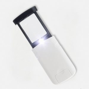 Petite loupe éclairante pour un meilleur éclairage de près